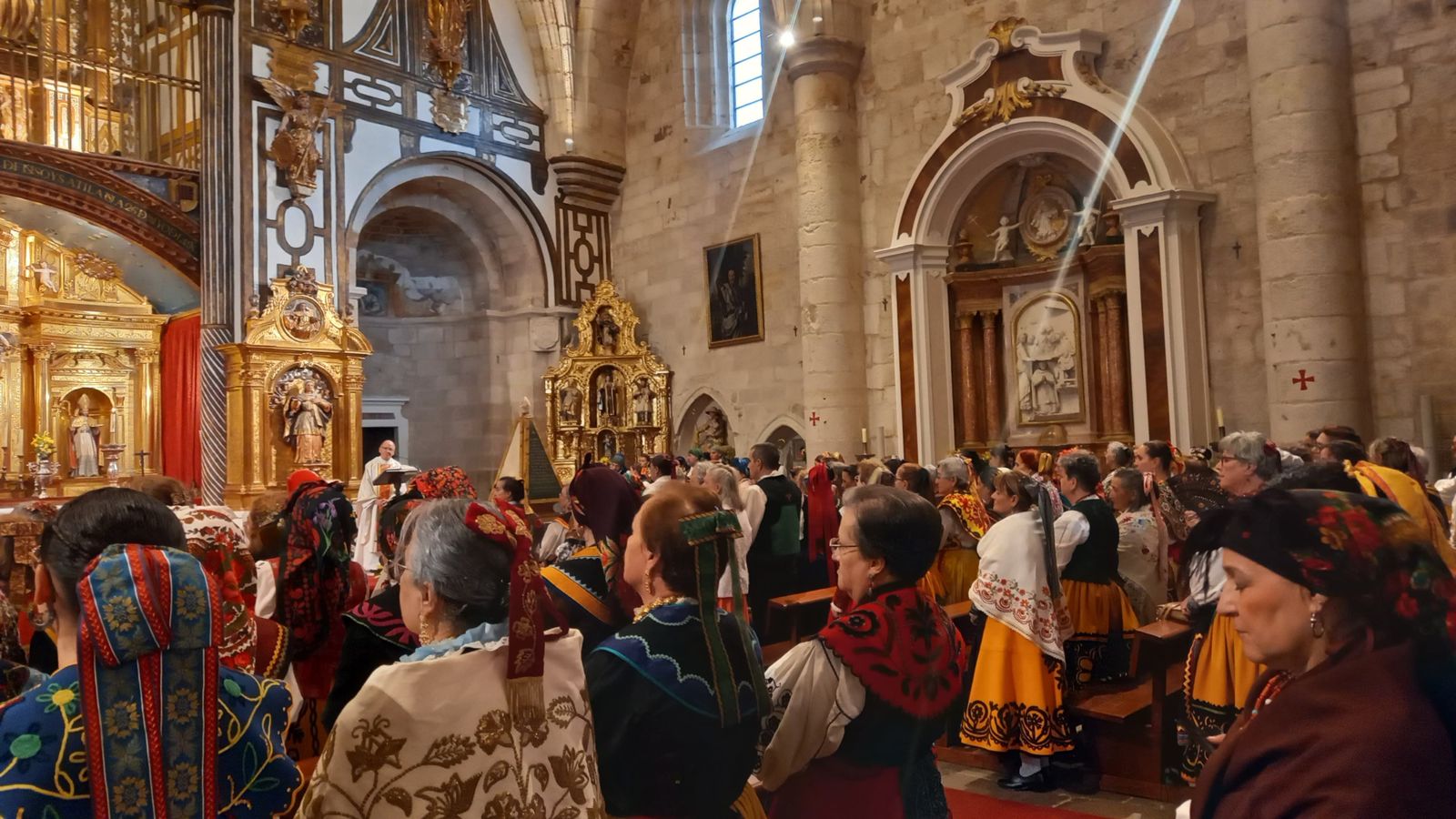Misa Tradicional Zamorana en la iglesia de San Ildefonso