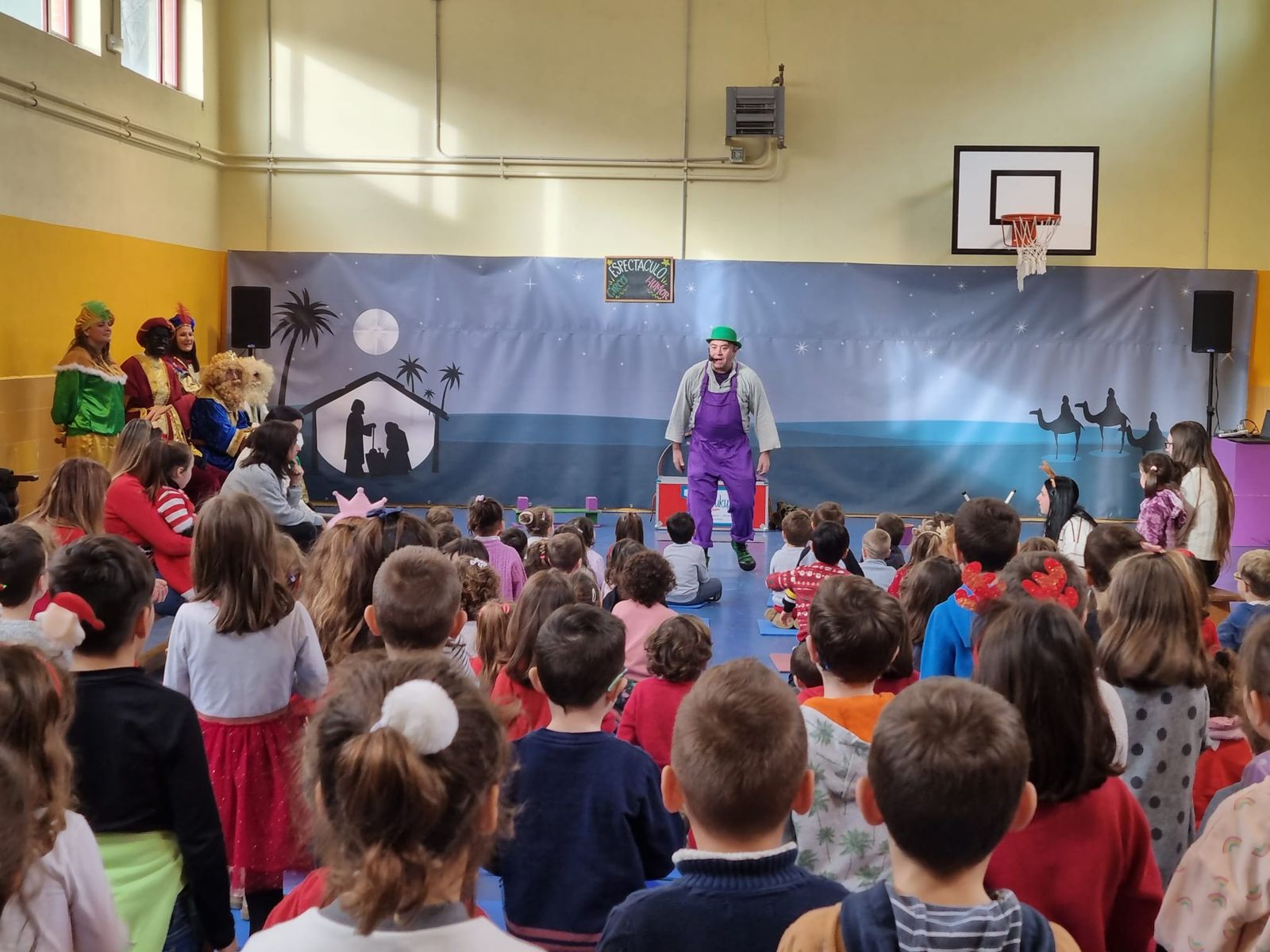 visita-de-los-reyes-magos-al-ceip-sancho-ii-5