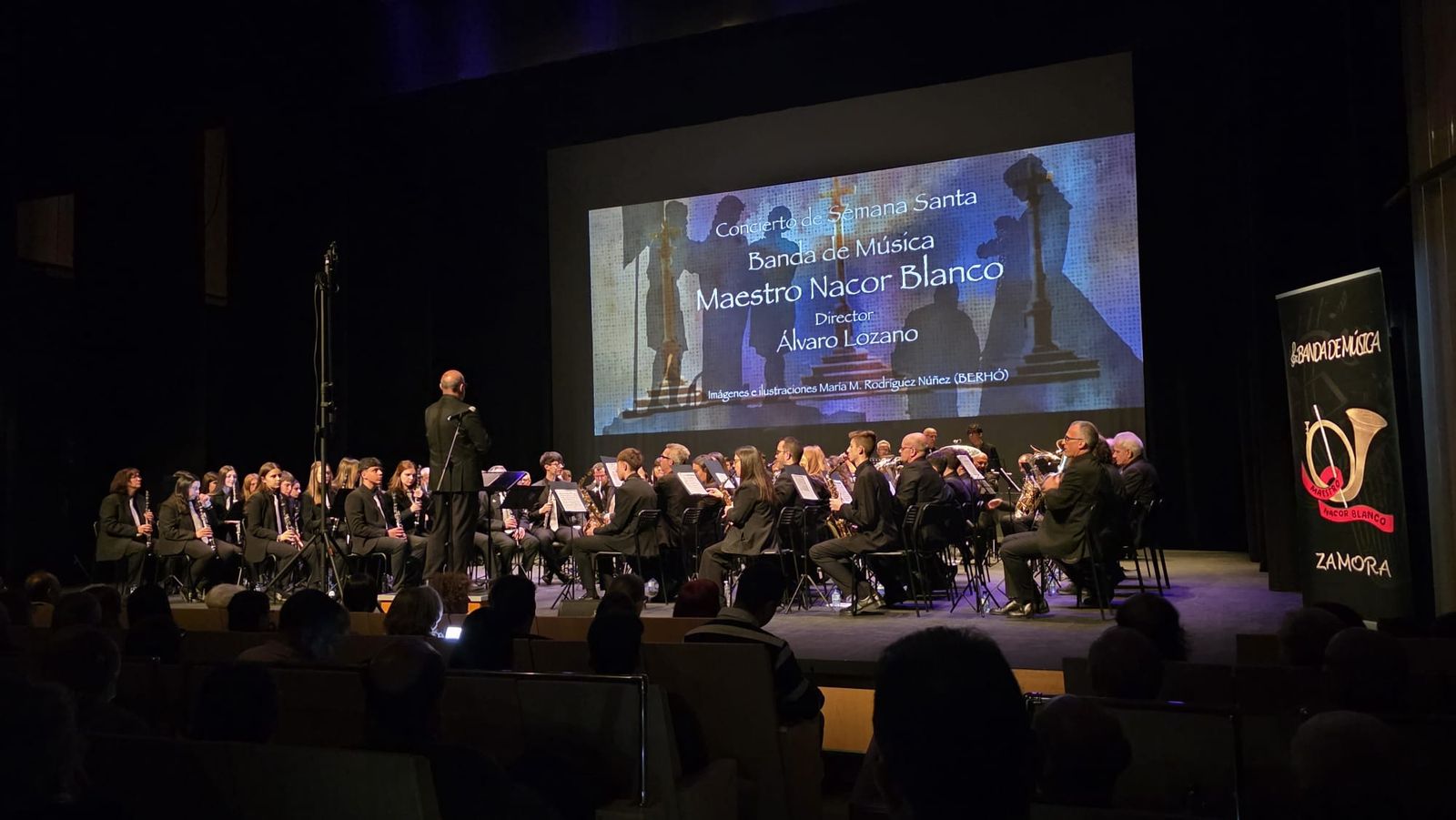 La música de la Semana Santa llena el Teatro Ramos Carrión