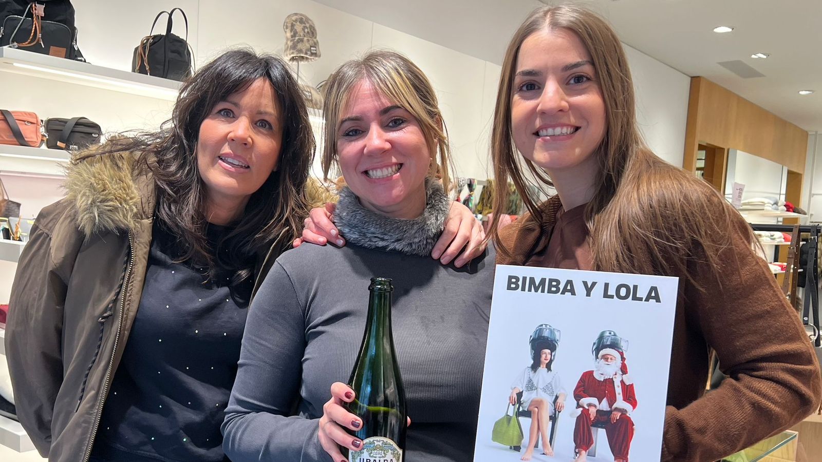 Dependientas Bimba y Lola calle Toro premiadas con el segundo premio, el 70.048