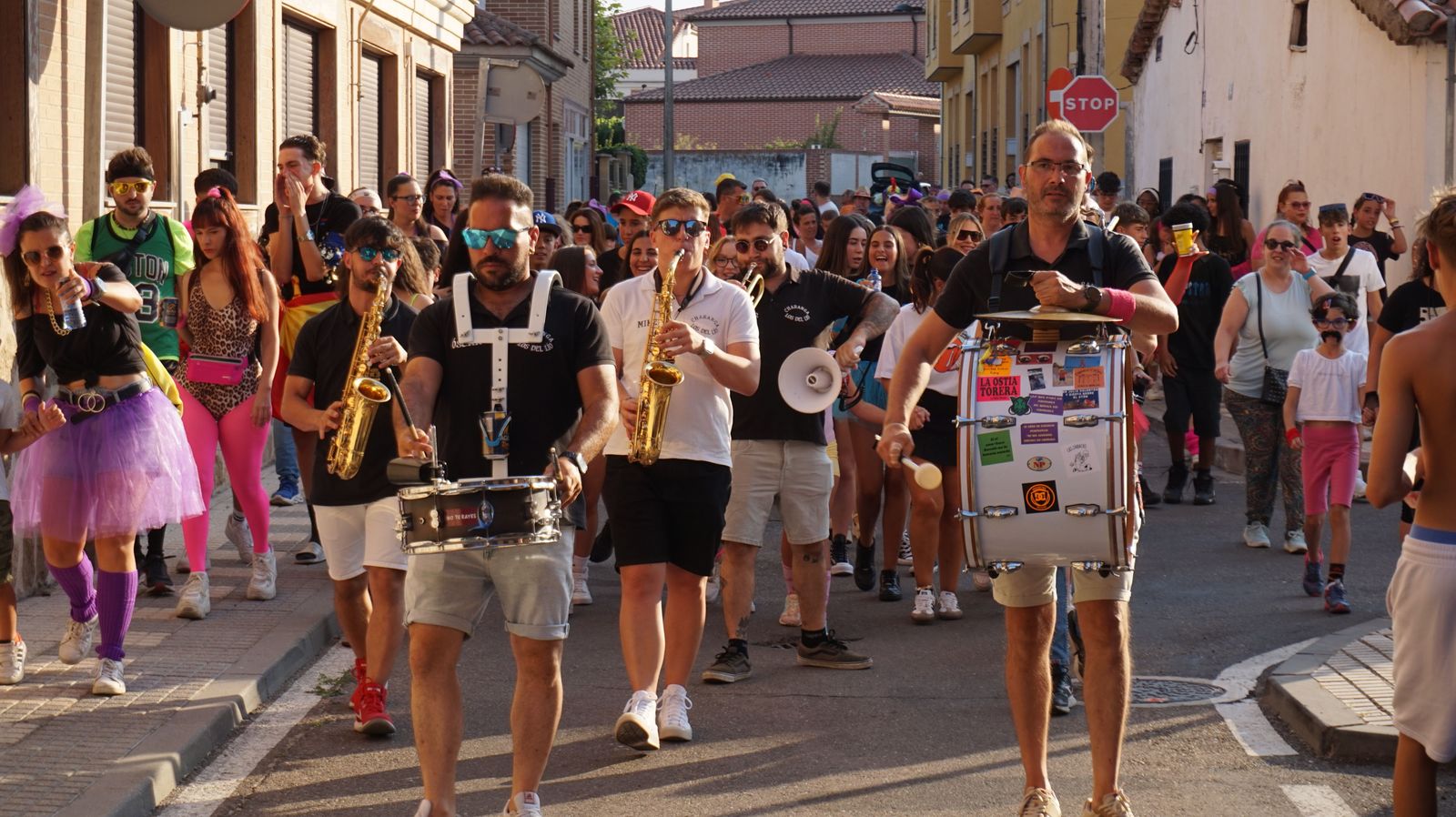 desfile-de-penas-en-castellanos-de-moriscos-42