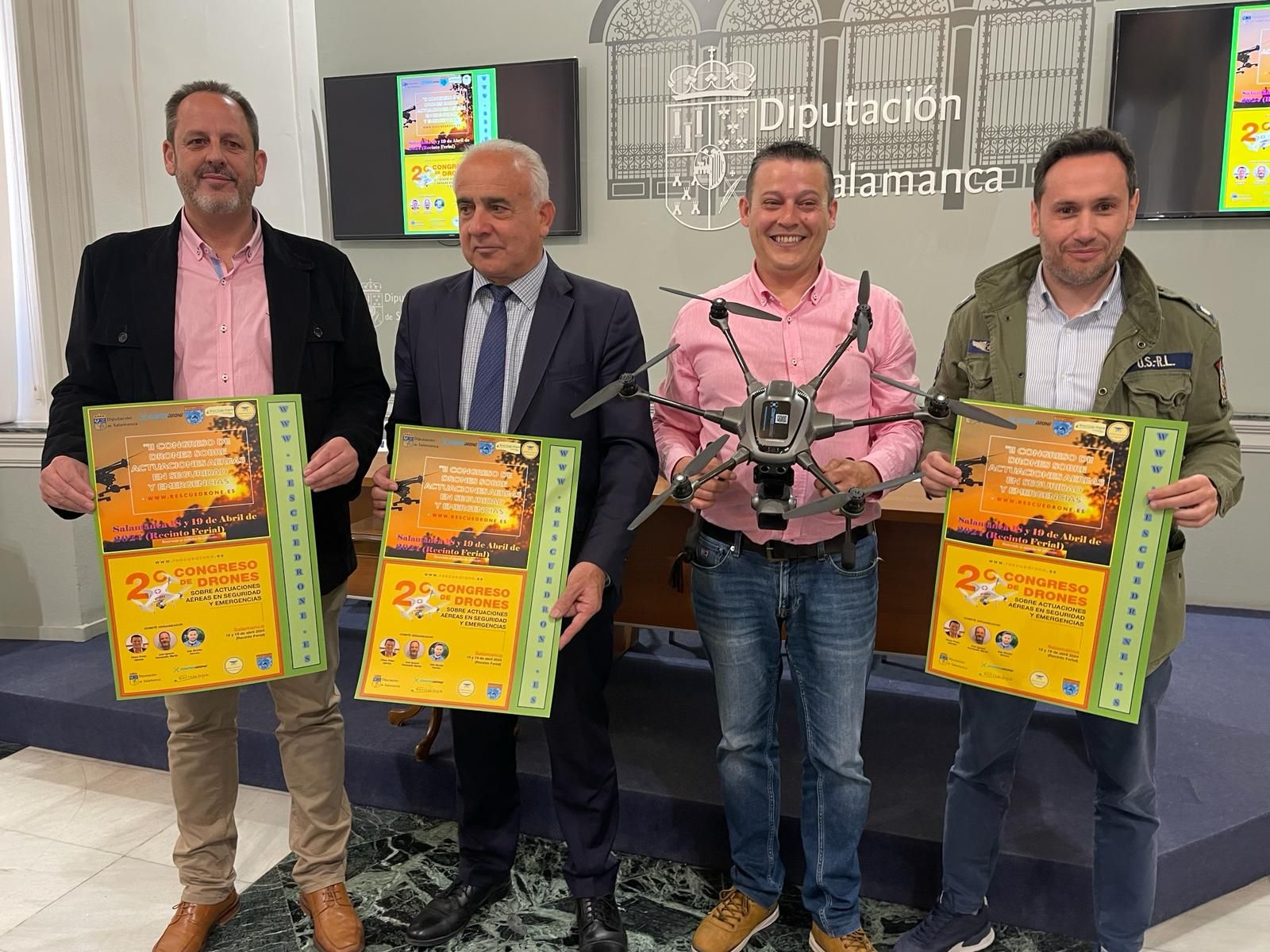 José Ignacio Hernández, Jesús María Ortiz, Eliseo Prieto e Iván Alcolea en la presentación del Congreso de Drones en seguridad y emergencias