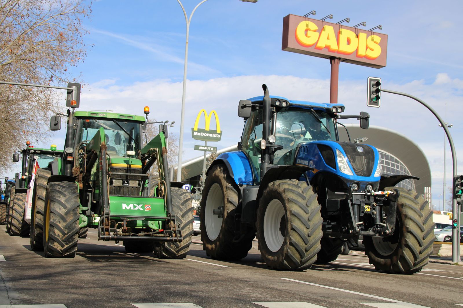 concentracion-profesionales-del-campo-en-el-carrefour-35