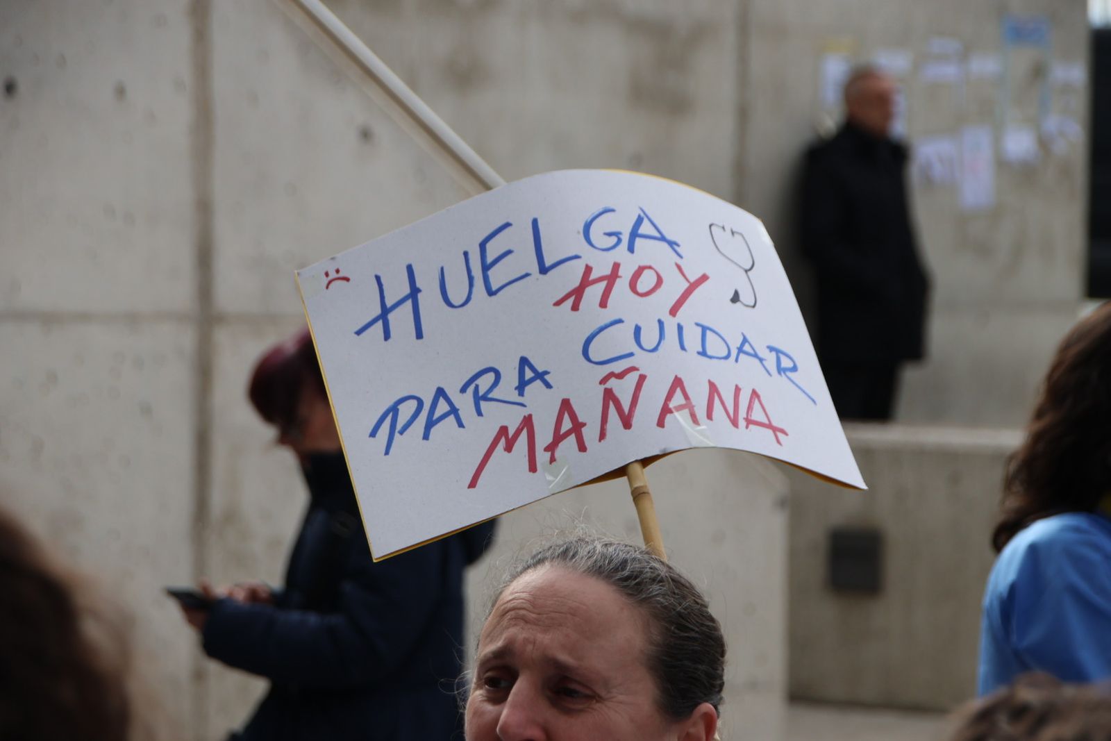 Los médicos de Salamanca se manifiestas a las puertas del hospital