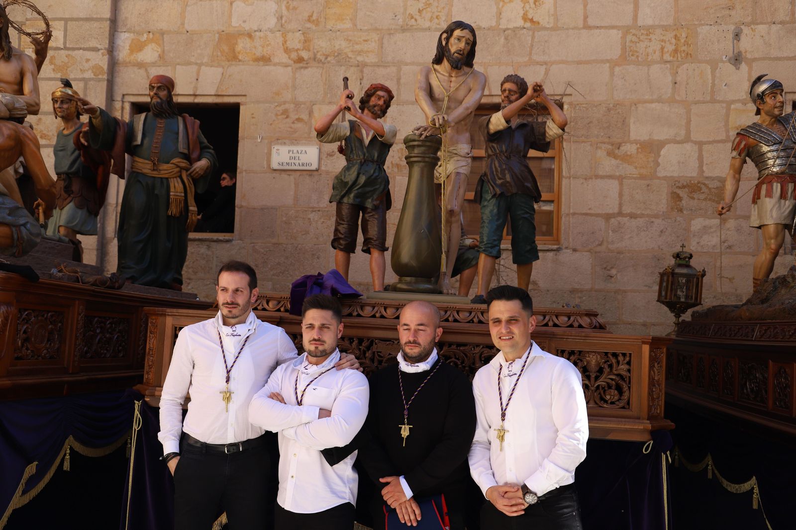 cofradia-de-la-santa-vera-cruz-disciplina-y-penitencia-3