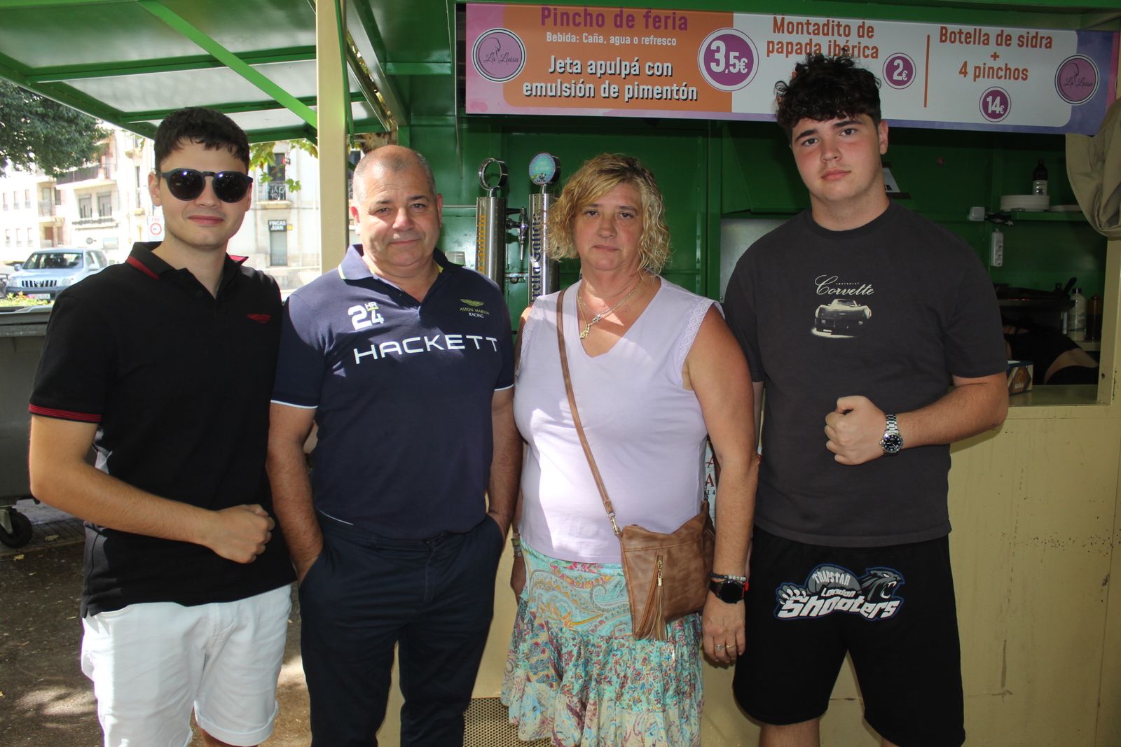 Ambiente en la Feria de Día en el mediodía de este sábado