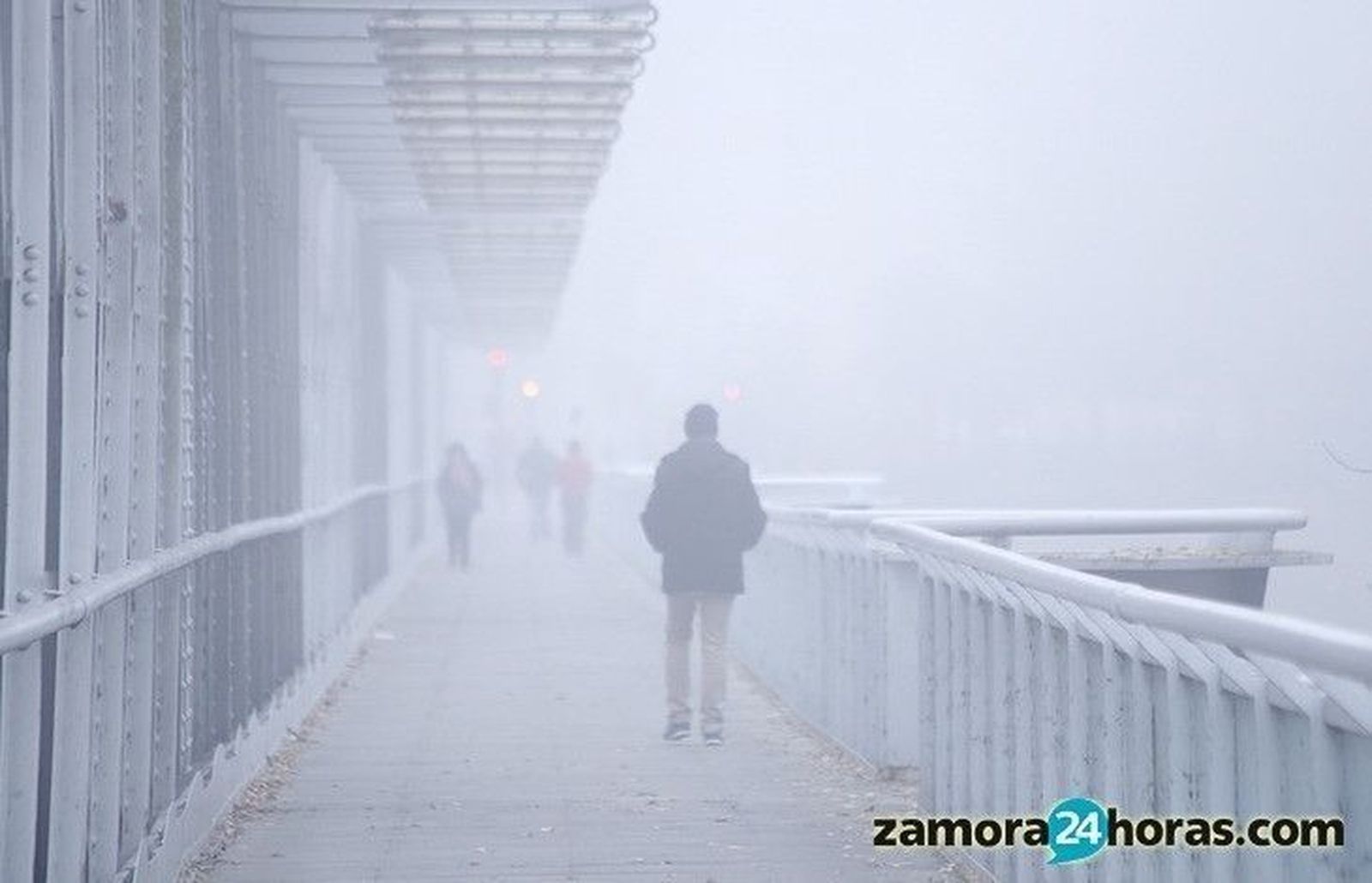 Persisten la niebla y el frío