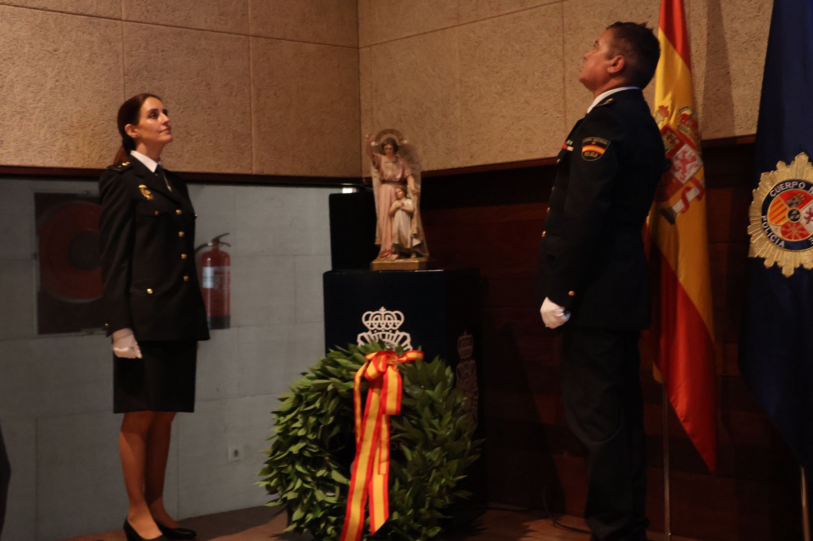 acto-de-homenaje-a-los-policias-nacionales-victimas-del-terrorismo-17