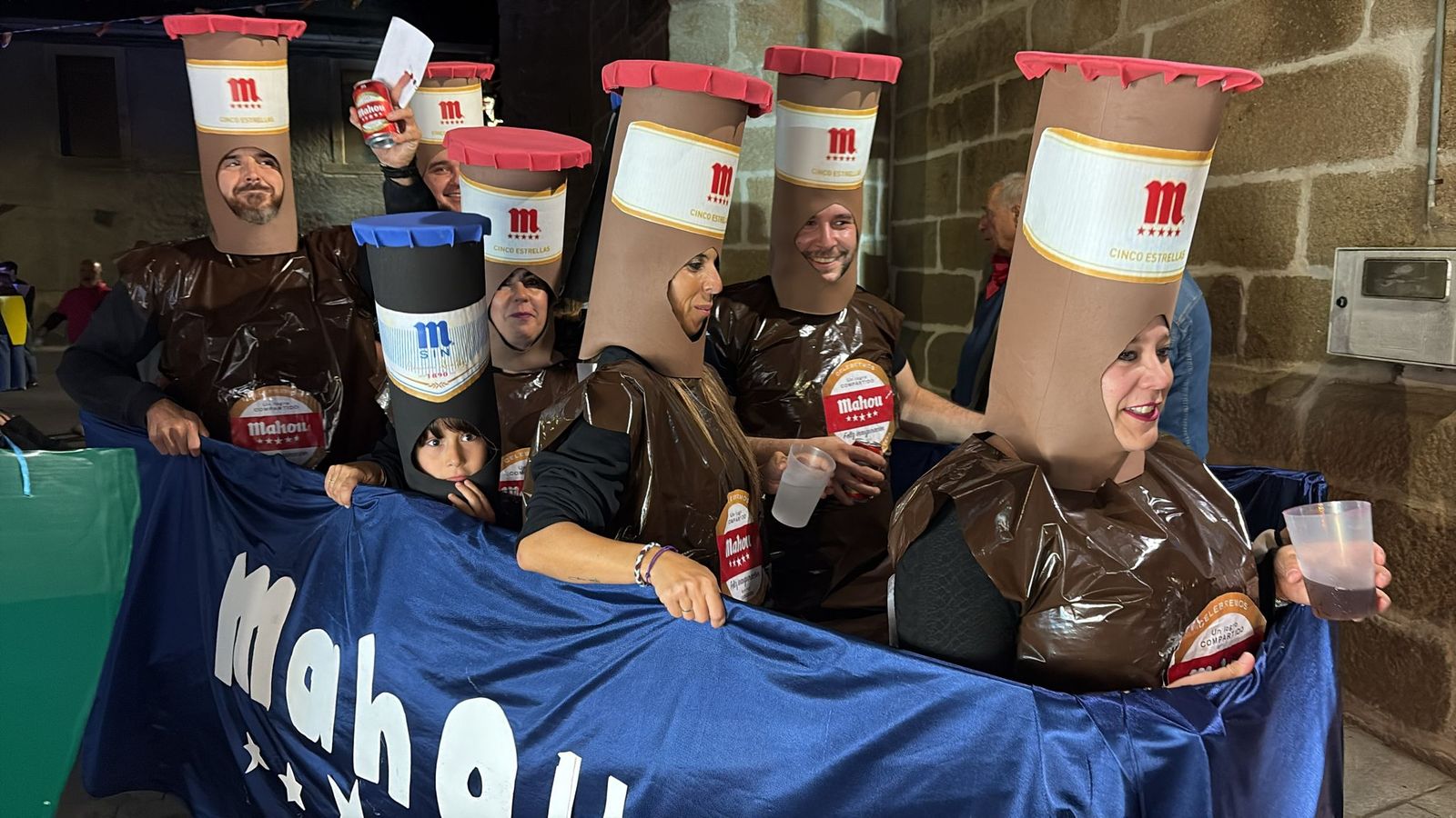Desfile de carrozas en Pereña