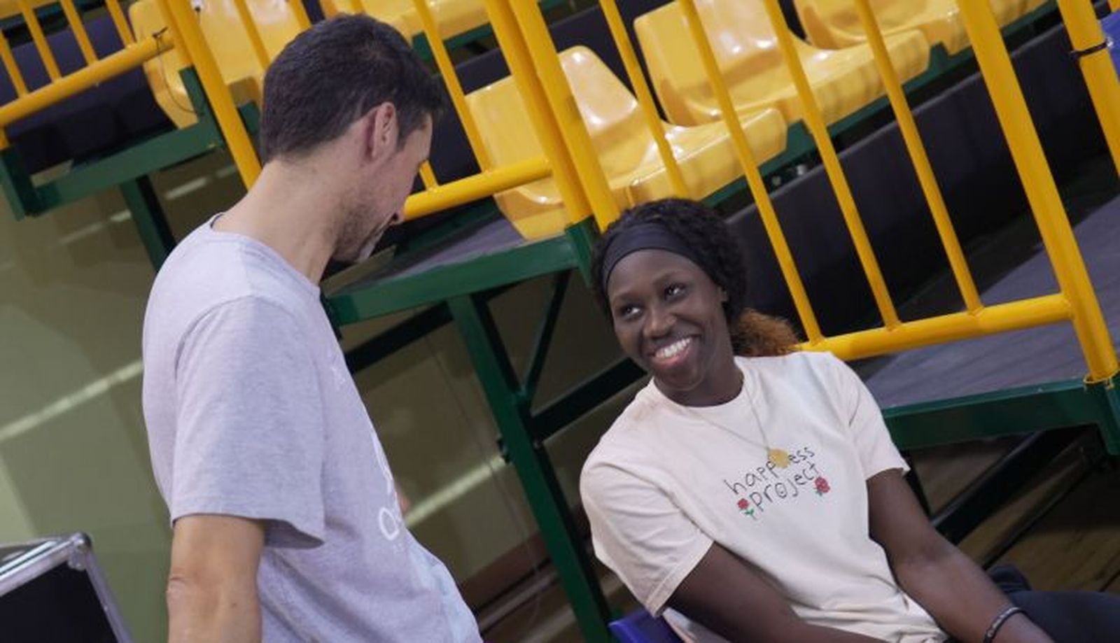 Pepe Vázquez charla con Sika Koné | FOTO CB AVENIDA