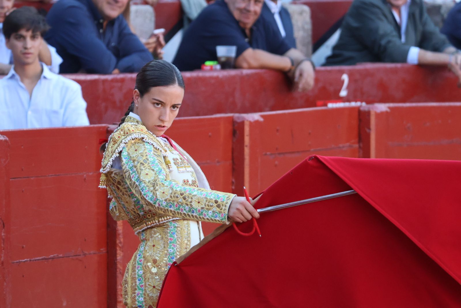 La Glorieta revive el aroma de la feria taurina con el primer festejo: Lea Vicens, Raquel Martín y Olga Casado