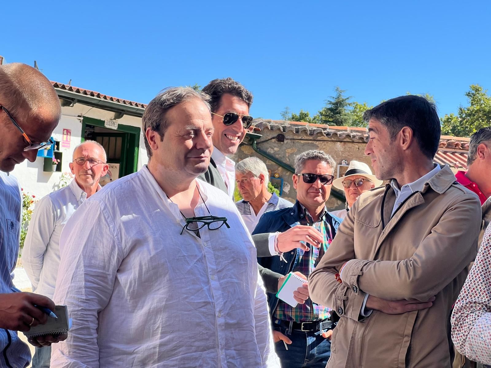 ambiente-durante-el-sorteo-de-los-toros-del-vellosino-en-la-glorieta-domingo-15-de-septiembre-de-2024-fotos-s24h-46