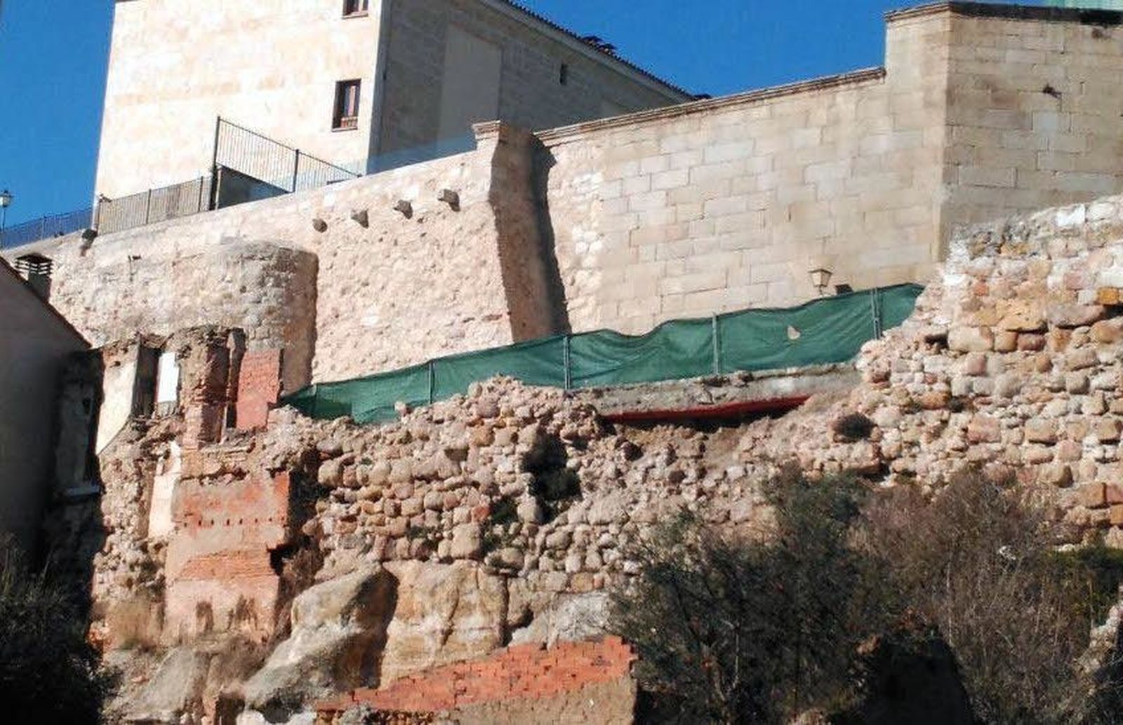 El PP reitera la necesidad de una intervención urgente en el muro de Herreros