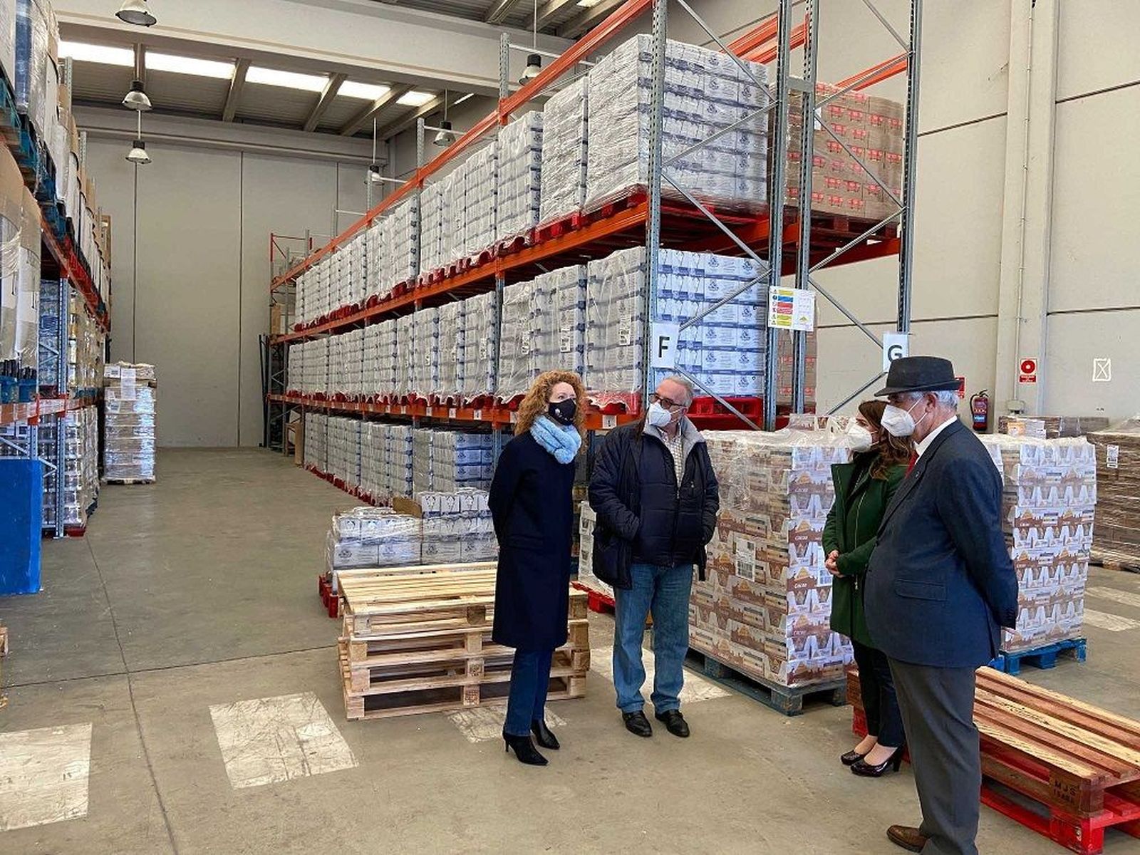 Las concejalas en el Banco de Alimentos