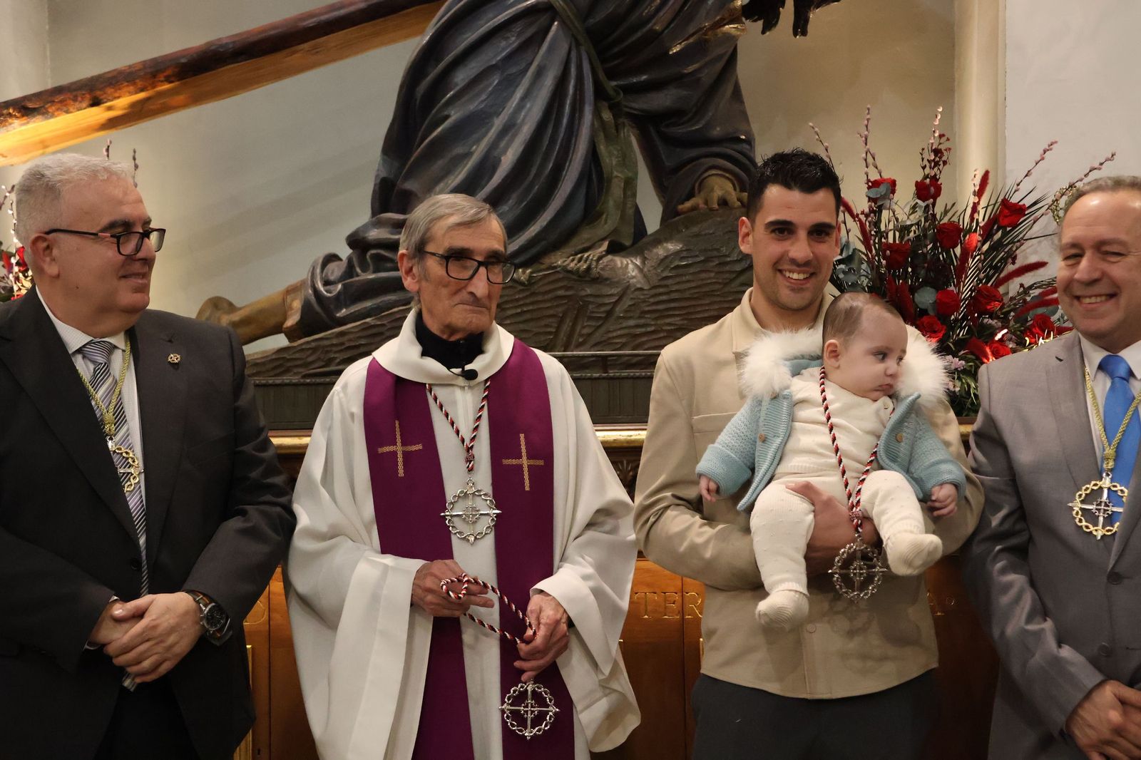 Entrada de nuevos hermanos de la Hermandad de Jesús en Su Tercera Caída (33).JPG