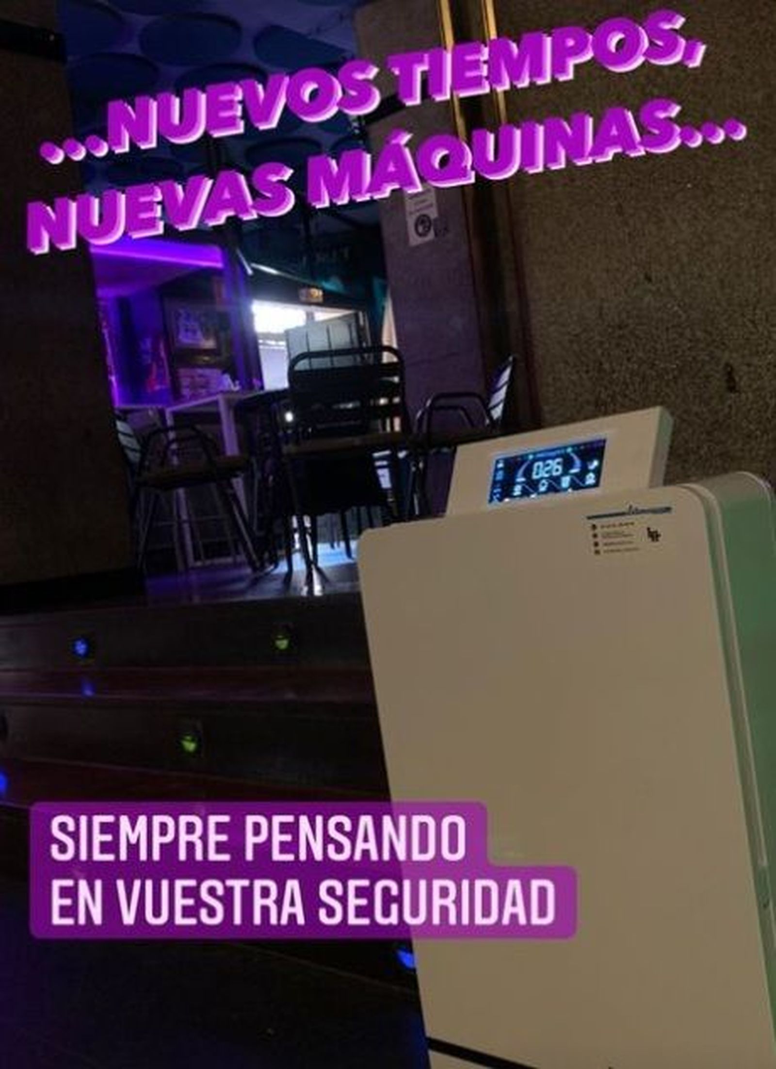 Maquina purificadora y de control de la calidad del aire instalada en el Café Bar Época