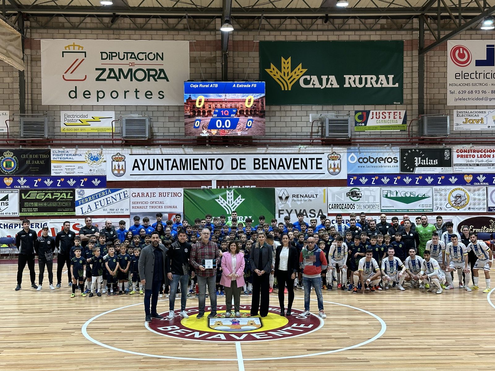 Homenaje del Atlético Benavente a Jesús María Prada