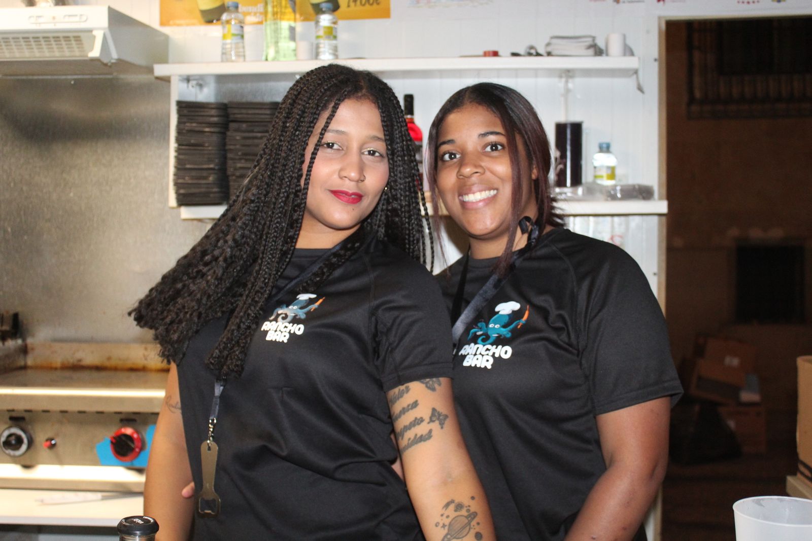 Los salmantinos vuelven a salir de casetas para celebrar las fiestas: ¡búscate entre las imágenes de este miércoles por la noche!