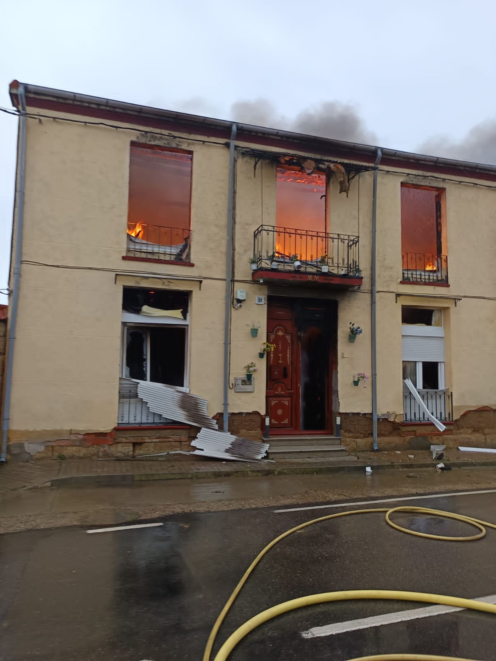 Incendio de una vivienda en Algodre 