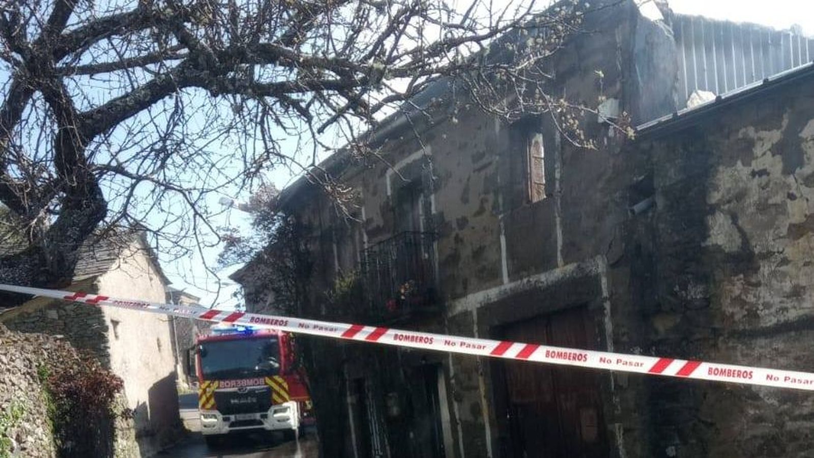 La vivienda ha quedado gravemente afectada por el fuego
