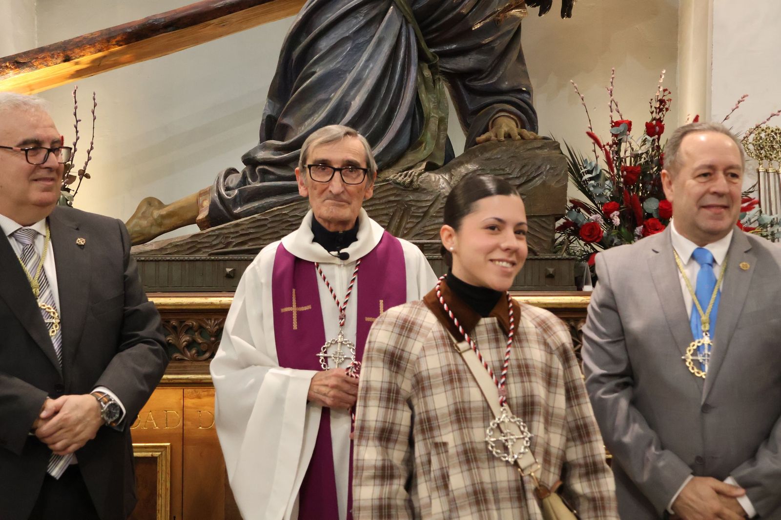 Entrada de nuevos hermanos de la Hermandad de Jesús en Su Tercera Caída (26).JPG