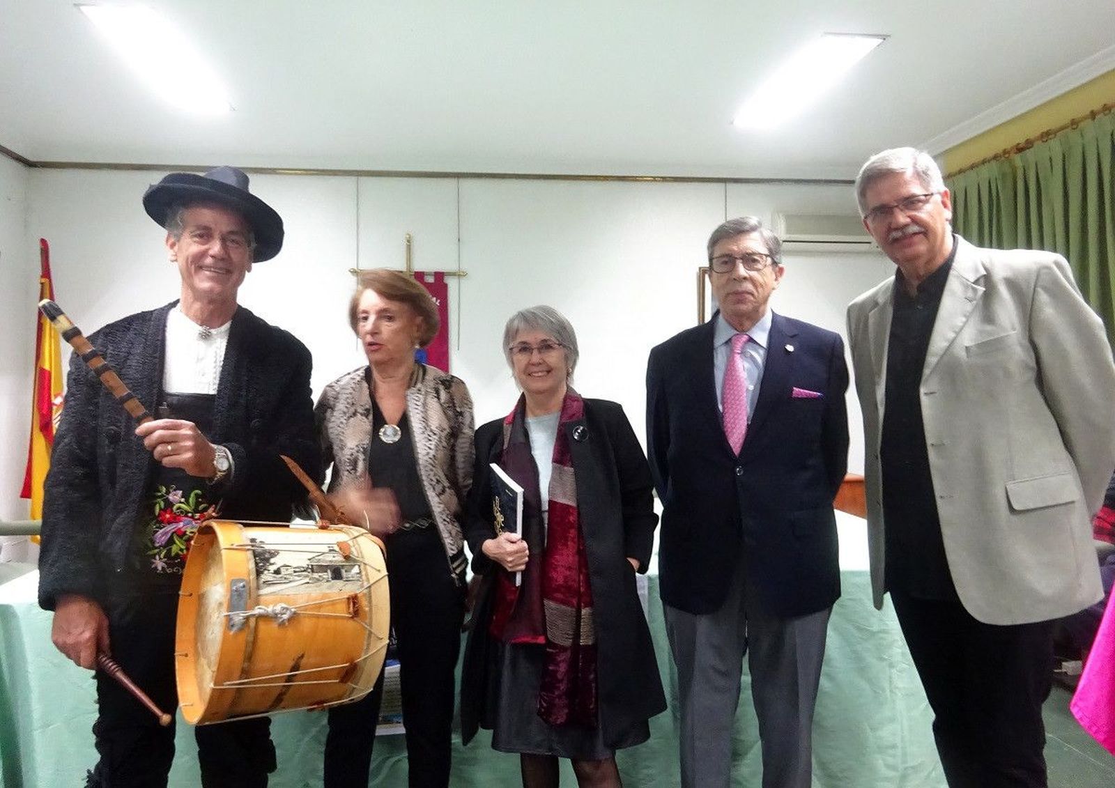 Presentación del libro Ides traje charro