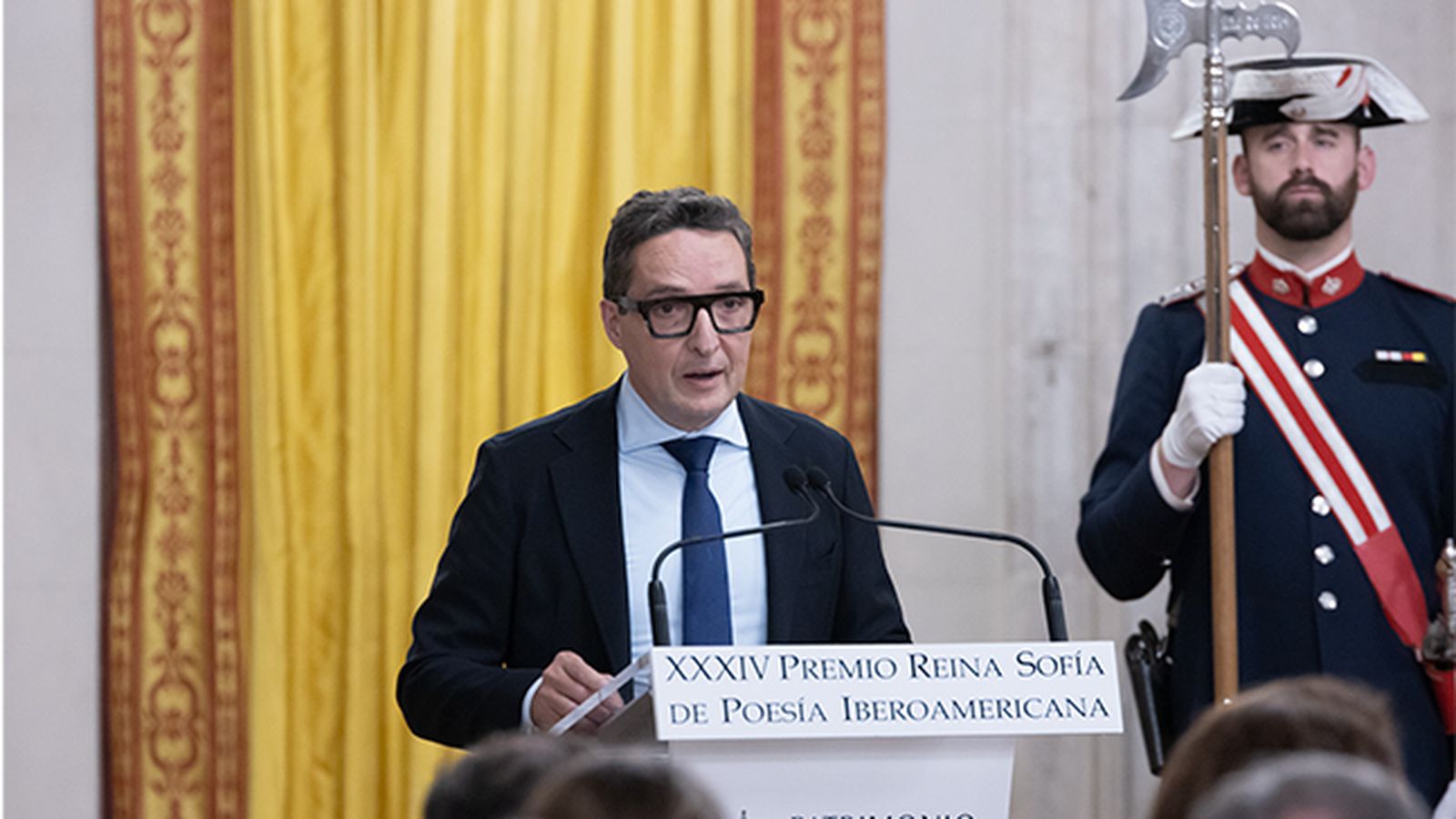 El rector, Juan Manuel Corchado, durante la entrega del premio Reina Sofía de Poesía a Luis Alberto de Cuenca