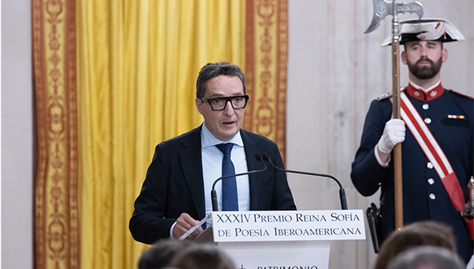 El rector, Juan Manuel Corchado, durante la entrega del premio Reina Sofía de Poesía a Luis Alberto de Cuenca