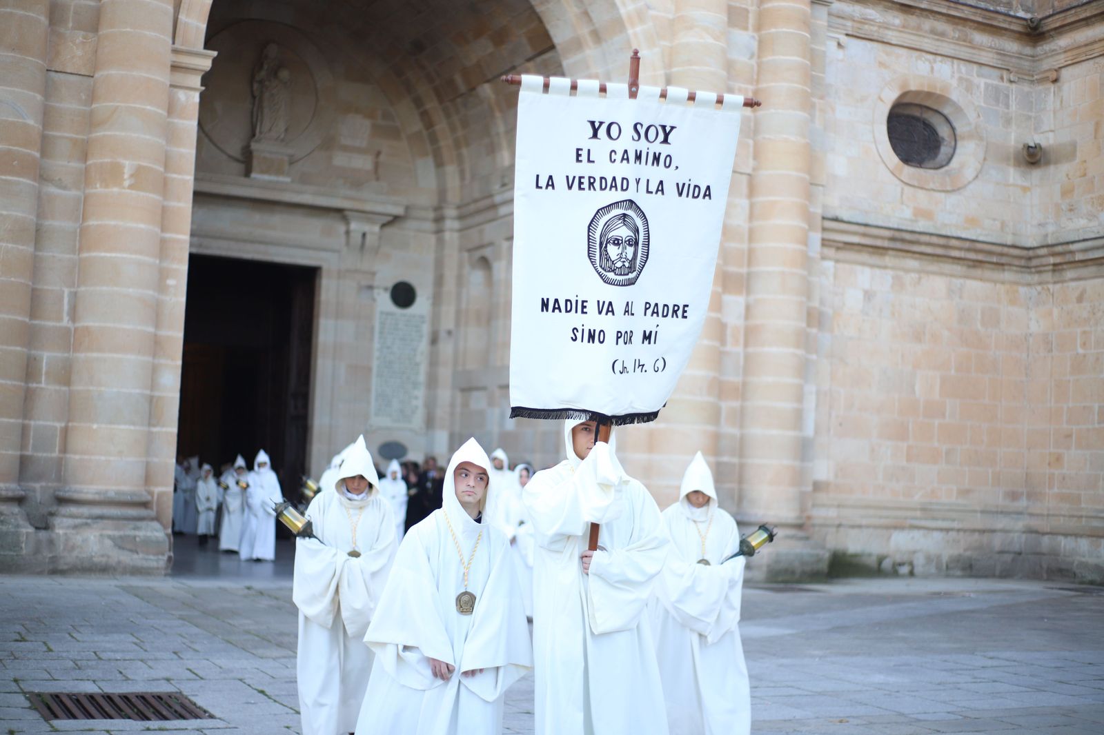 hermandad-penitencial-de-nuestro-senor-jesus-de-luz-y-vida-24