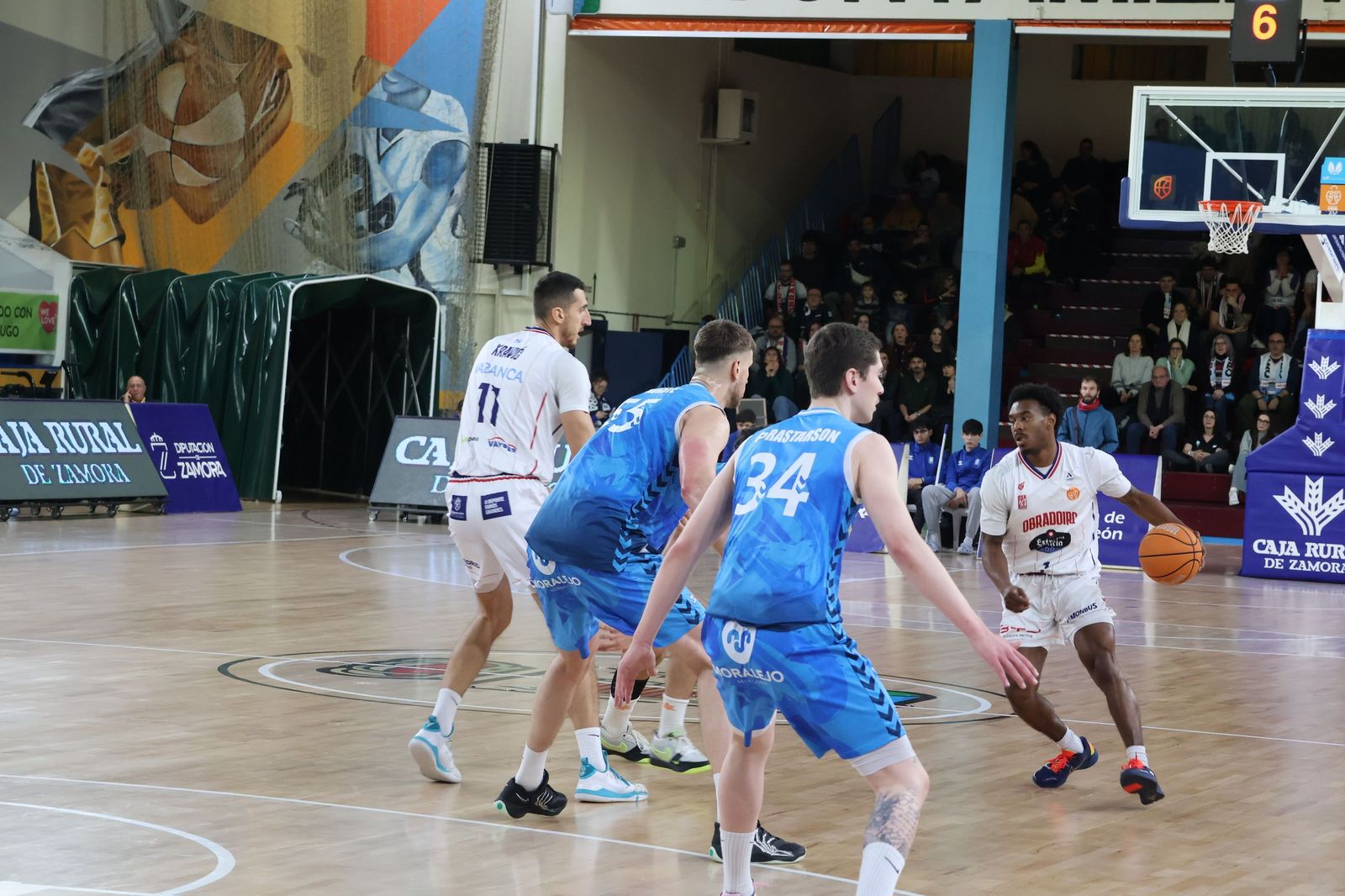 GALERÍA | Revive en imágenes el encuentro entre el CB Zamora y el Obradoiro