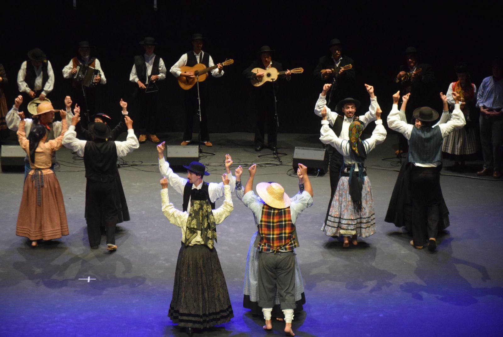gala-de-clausura-del-festival-internacional-de-folklore-de-zamora-11