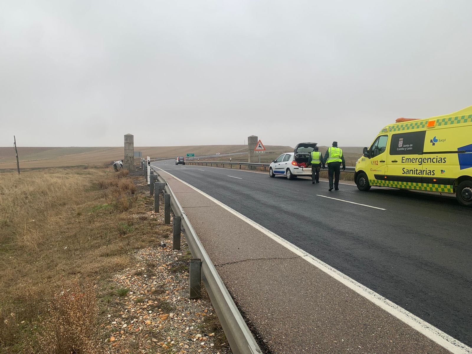 Una mujer resulta herida tras volcar con su coche en Cantaracillo