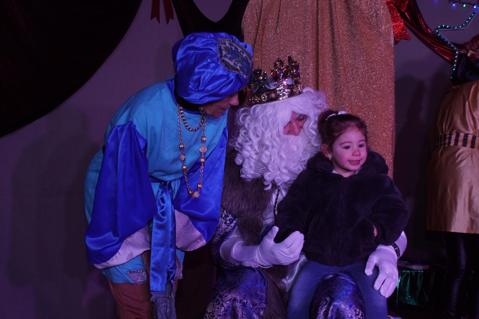 Los Reyes Magos reciben las cartas de los niños de El Encinar