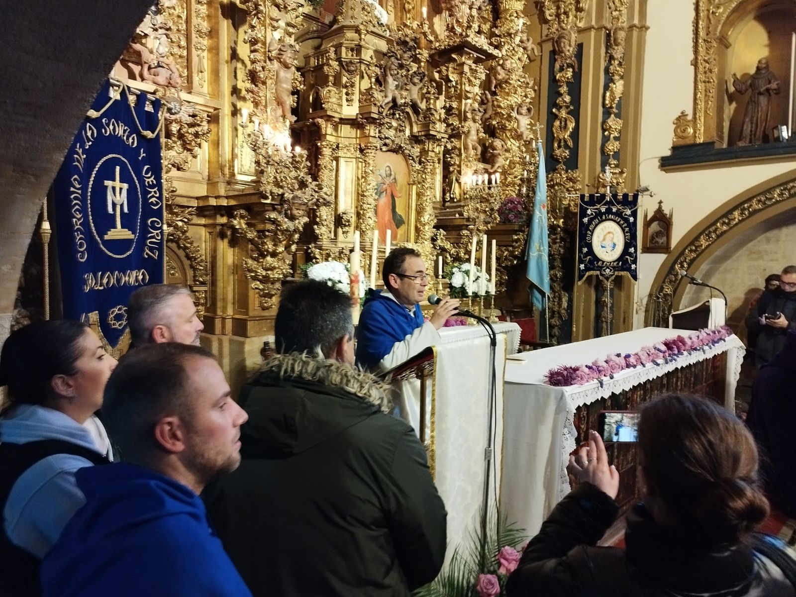 La Procesión del Encuentro realiza un encuentro para la cofradía y abre al público los pasos de Jesús Resucitado y la Virgen de la Alegría