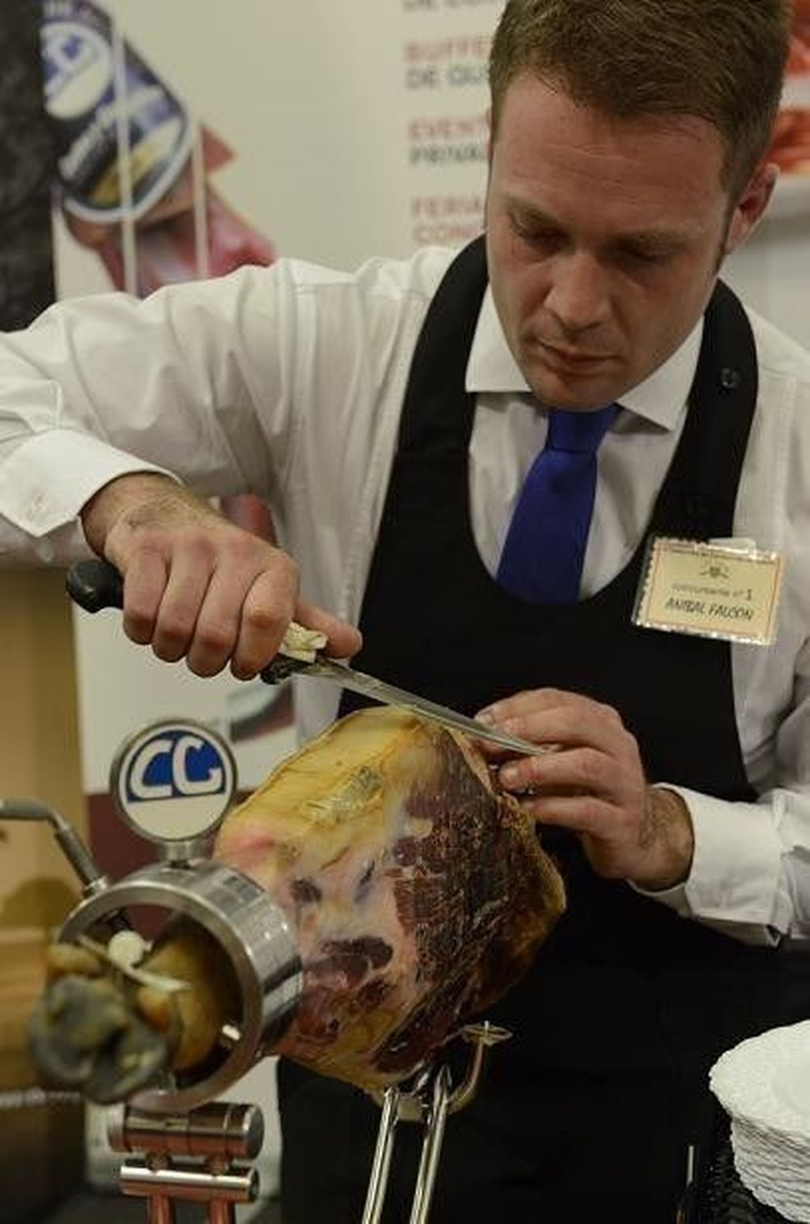 Aníbal Falcón gana el Concurso Nacional de la Comunitat Valenciana de Cortadores de Jamón Ibérico