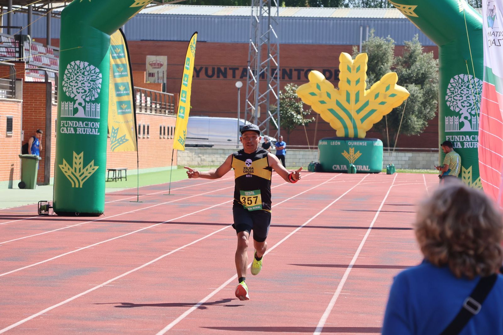 GALERÍA | Revive en imágenes la llegada a meta de los atletas en la Media Maratón de Zamora