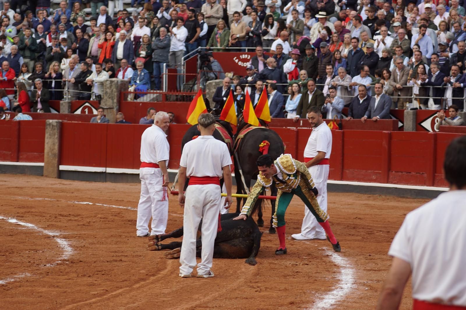 resumen-fotografico-del-ambiente-en-los-tendidos-de-la-glorieta-durante-la-corrida-de-garcigrande-20-de-septiembre-de-2024-foto-juanes-16