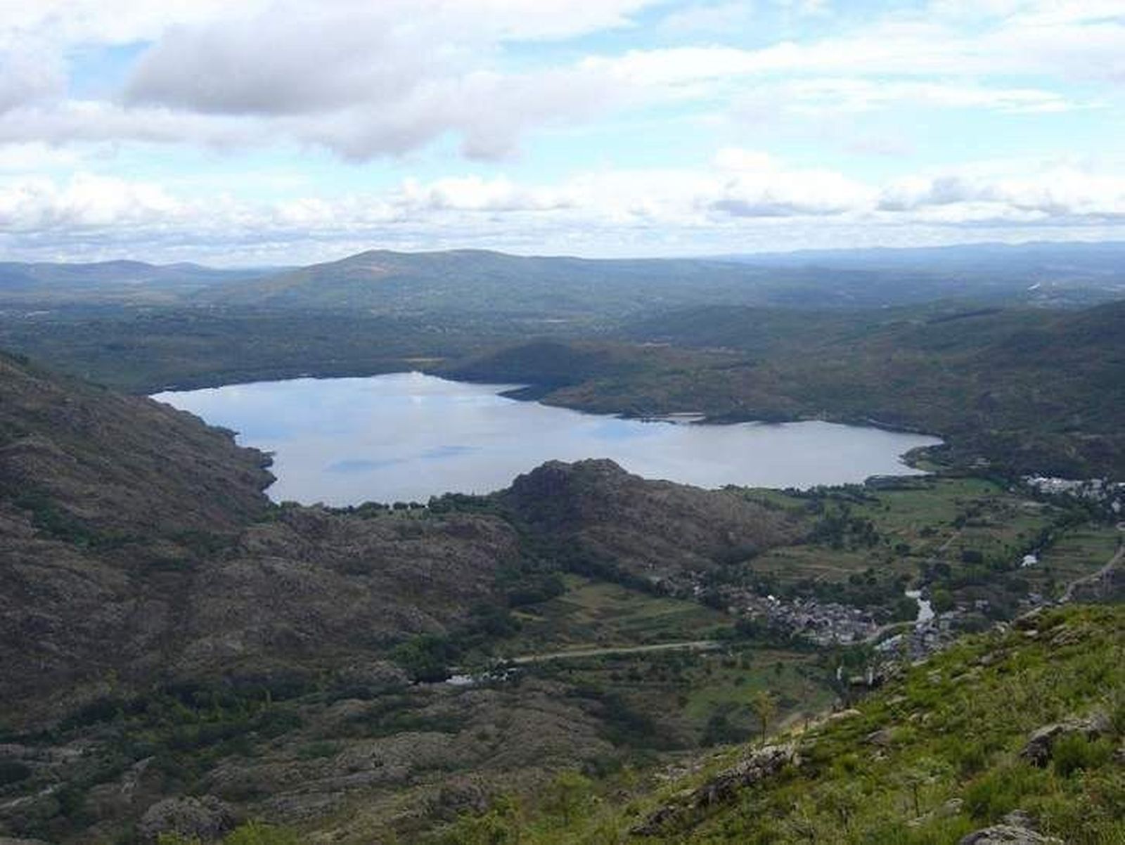 La USAL colaborará en un proyecto de investigación sobre el Lago de Sanabria