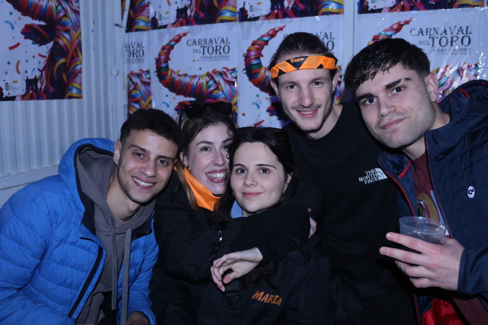 Los jóvenes vuelven a llenar las calles de Ciudad Rodrigo por el Carnaval del Toro