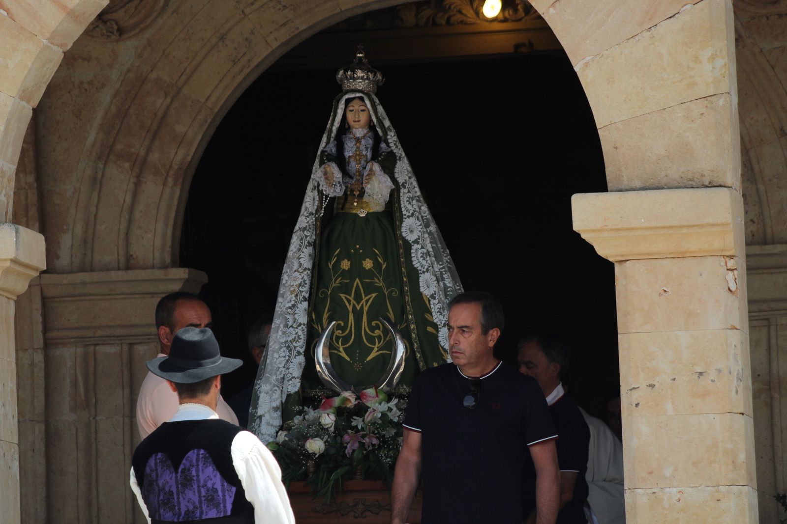 Gomecello misa y procesión