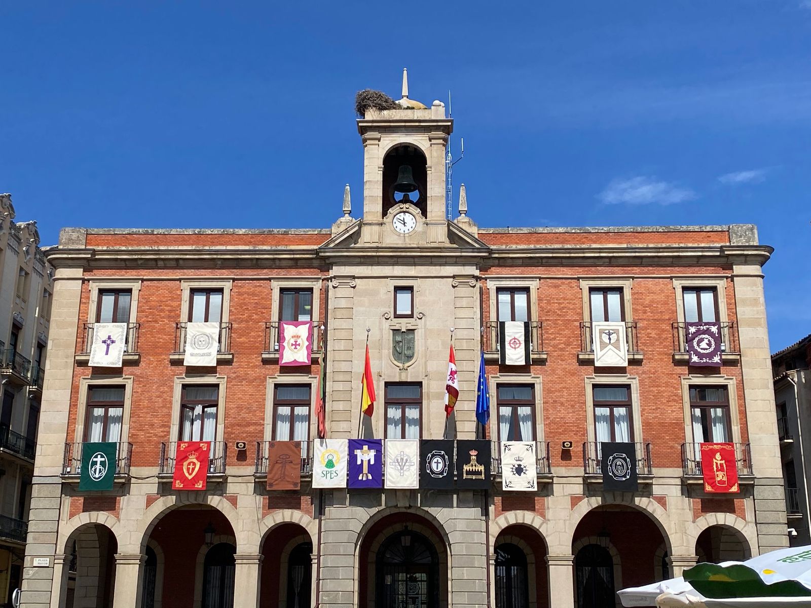 Imagen de los reposteros anunciando la Semana Santa de 2026