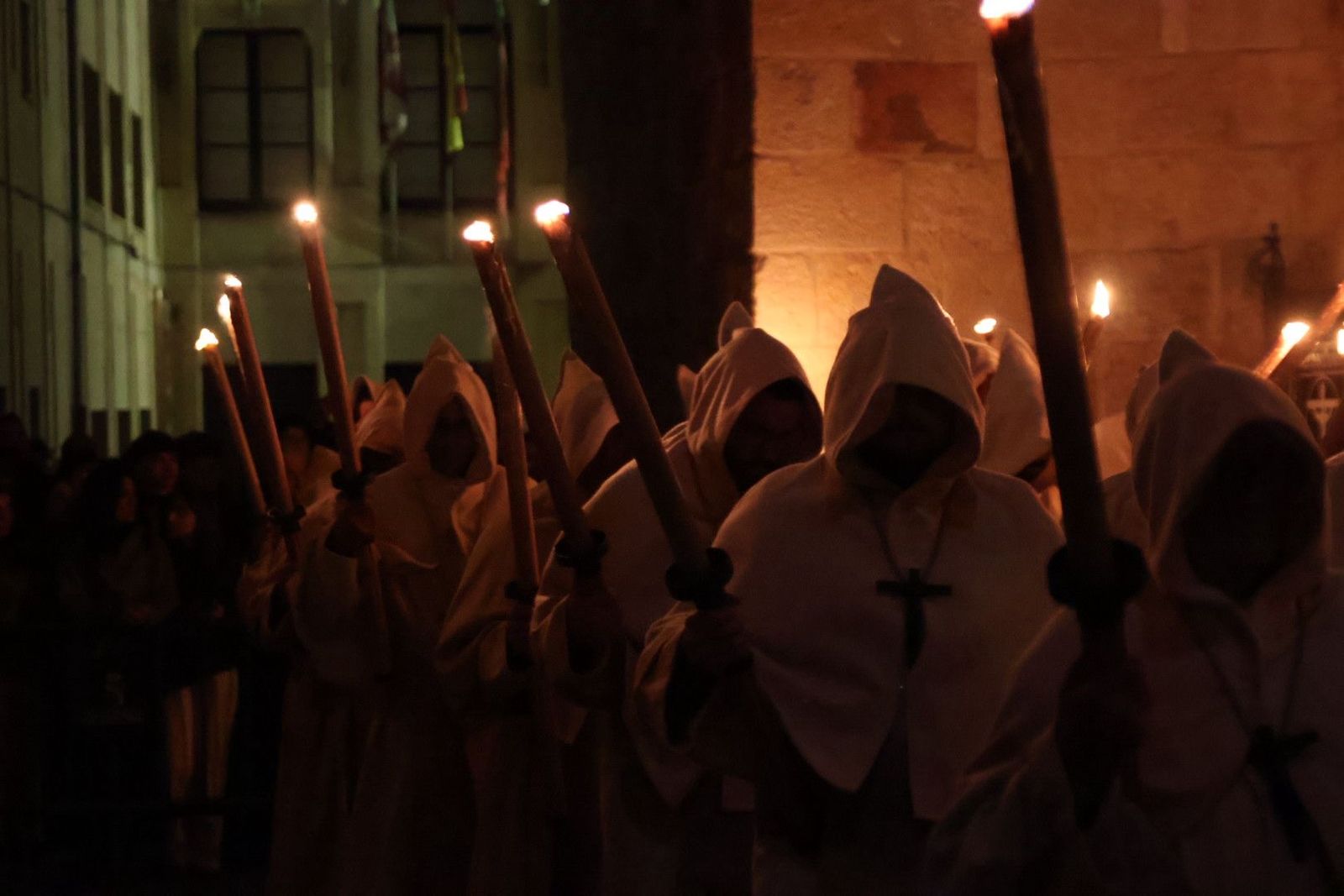 GALERÍA | Revive en imágenes la procesión de la Buena Muerte