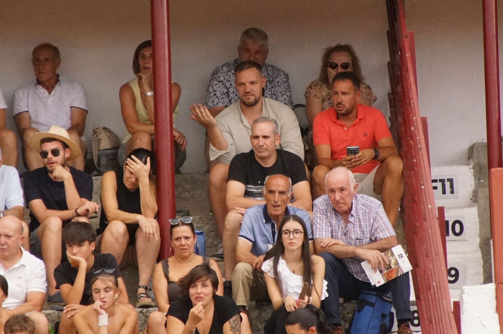 Javier Castaño se despide de Guijuelo y Damián Castaño, su hermano, e Ismael Martín salen a hombros en Guijuelo