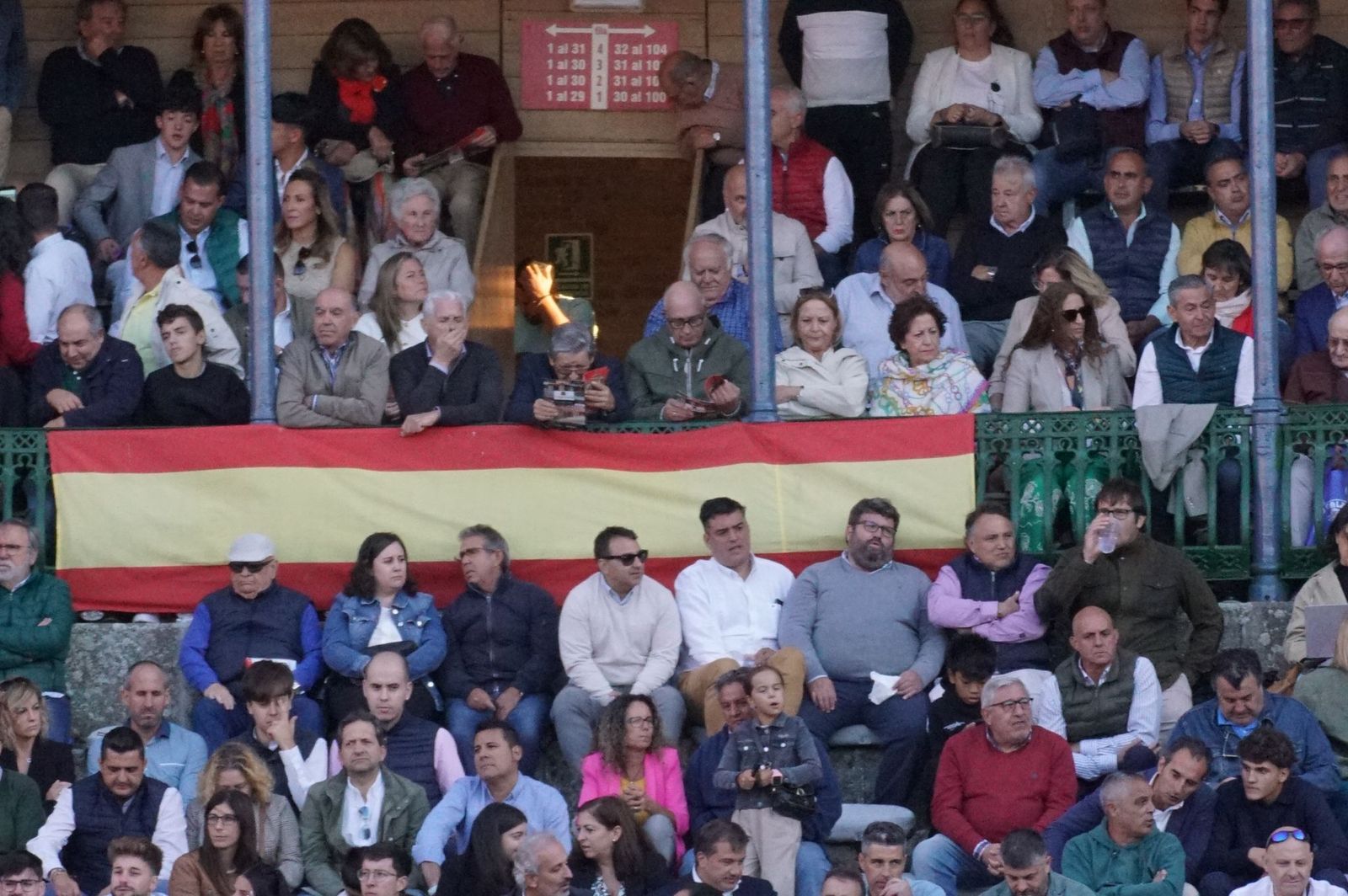 Así ha vivido la afición salmantina el adiós a la feria desde los tendidos: imágenes del ambiente en la corrida concurso