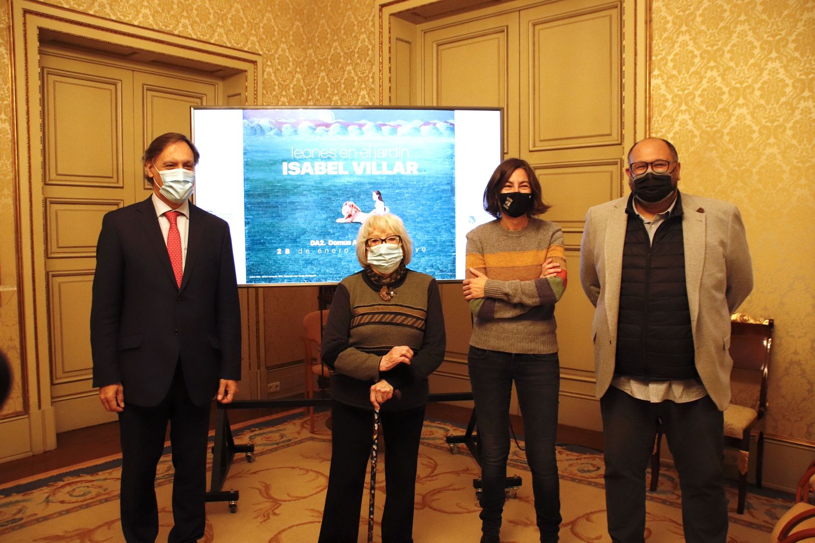 El alcalde e Isabel Villar presentan la exposición "Leones en el jardín"