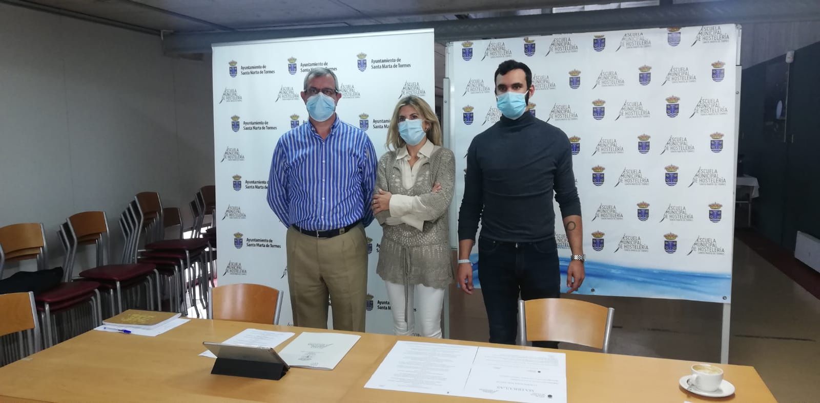 José Luis García, Chabela de la Torre y Daniel Toranzo en la presentación