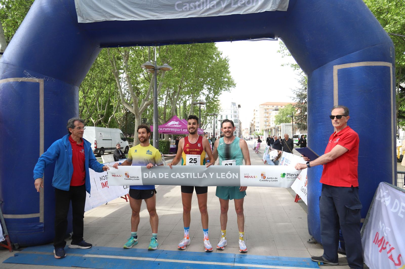 Carrera y marcha por el Día de Castilla y León en Zamora