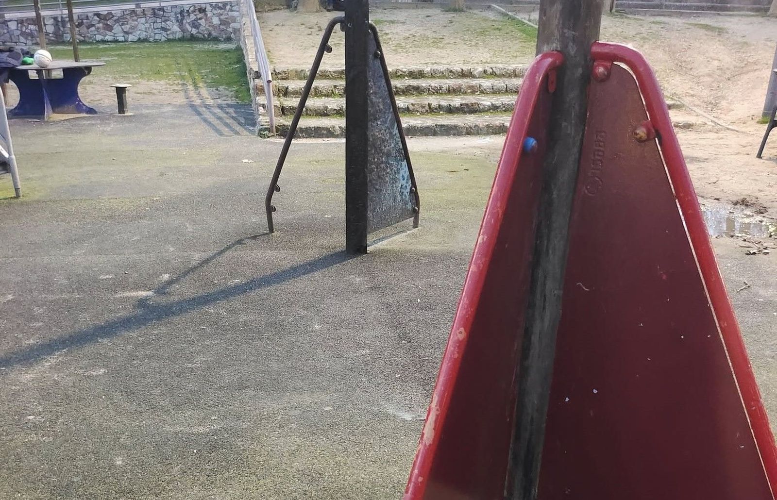 Denuncian el abandono del parque León Felipe tras meses de quejas sin respuesta