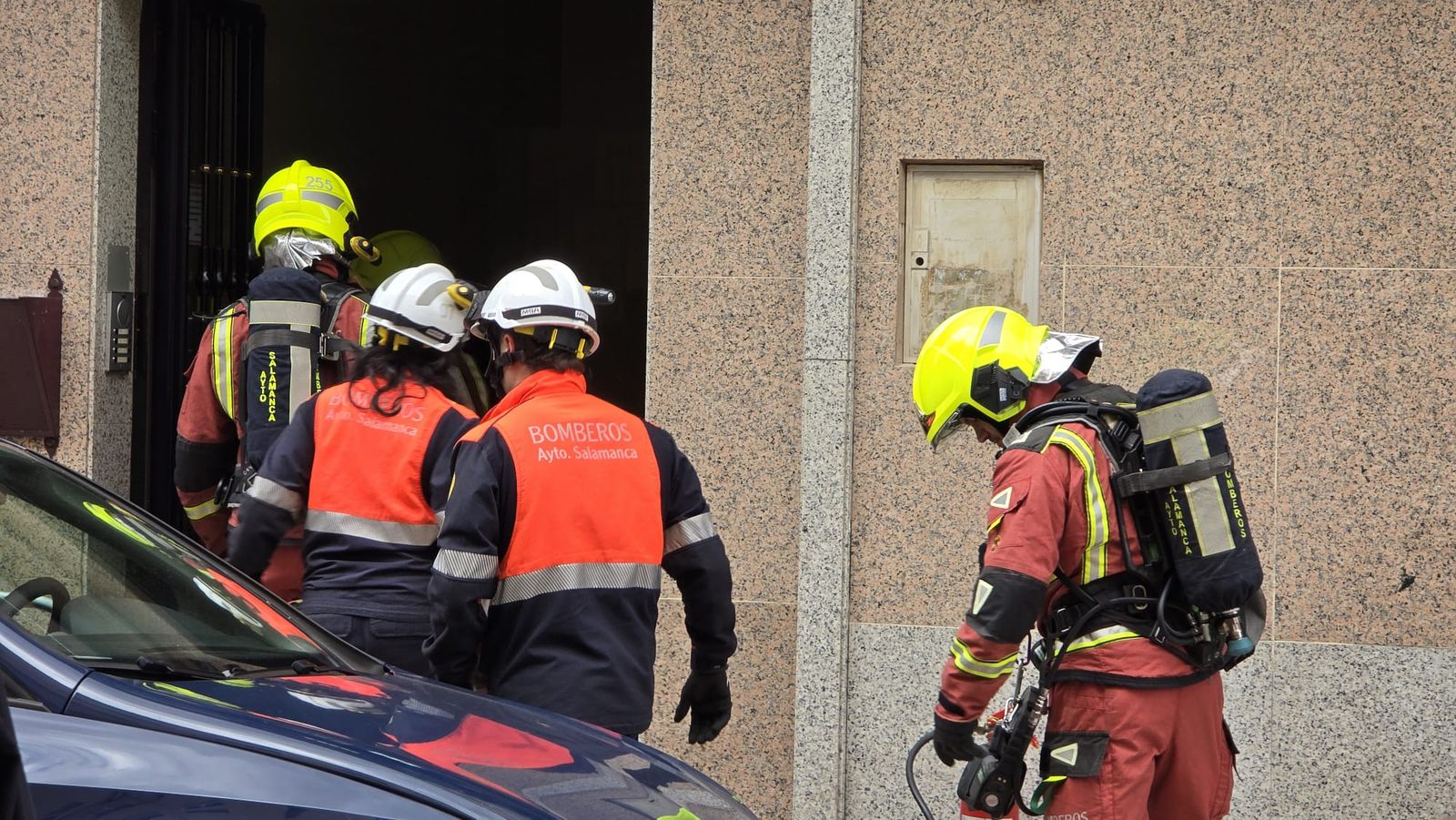 Imagen de archivo de Bomberos en un incendio