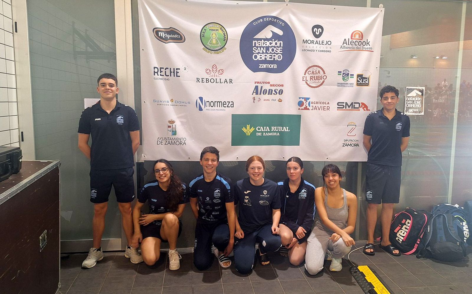 Diez medallas y tres mínimas nacionales: el botín del CD Natación San José Obrero en el campeonato autonómico absoluto y junior